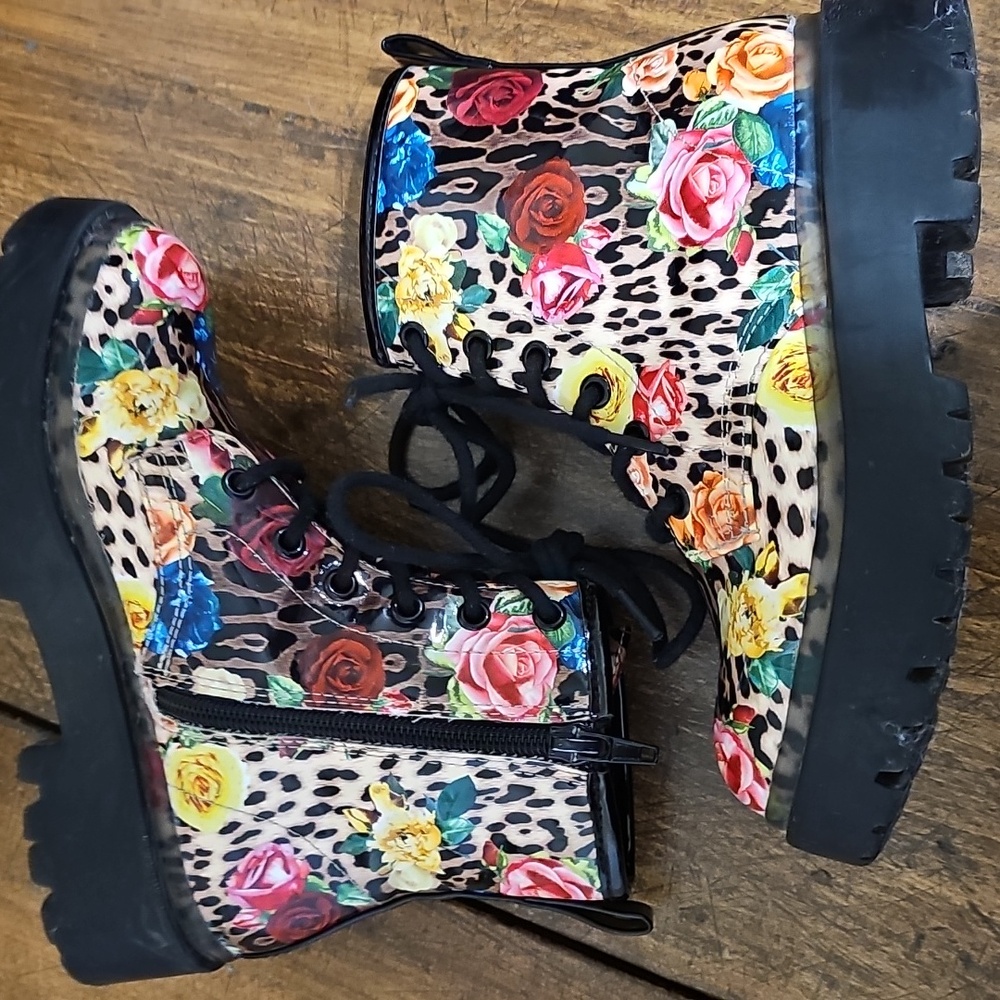 Girl's Betsey Johnson Floral Combat Boots - Picture 3 of 10